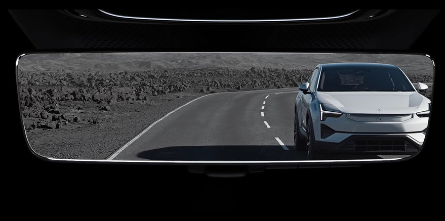 The screen element on the rear-view mirror can be deactivated, turning it into a regular mirror